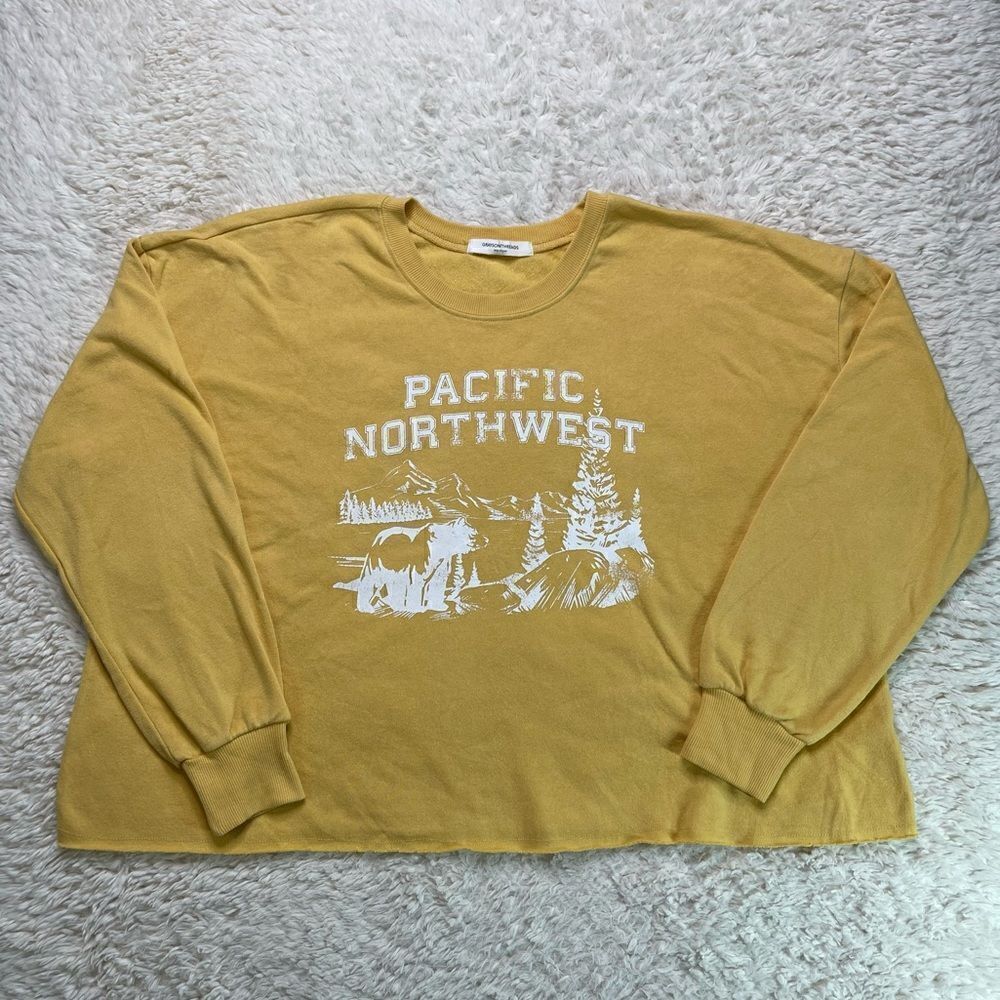 NWOT Target/GraysonThreads Pacific Northwest Yellow Crewneck size L